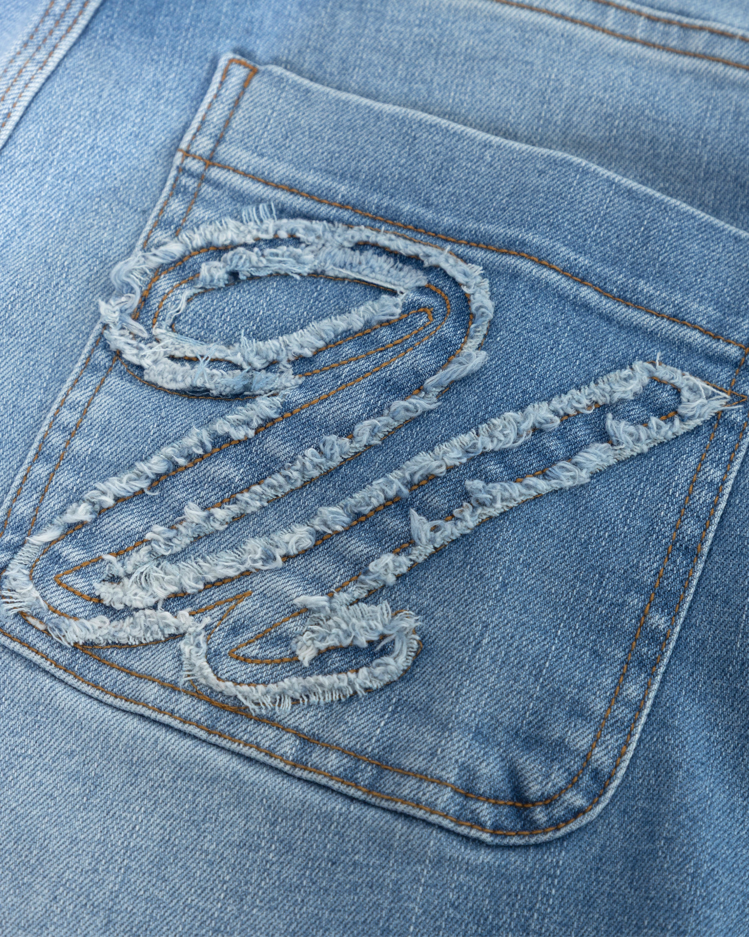 THE PATH BEAUTY FLARE JEAN BLUE