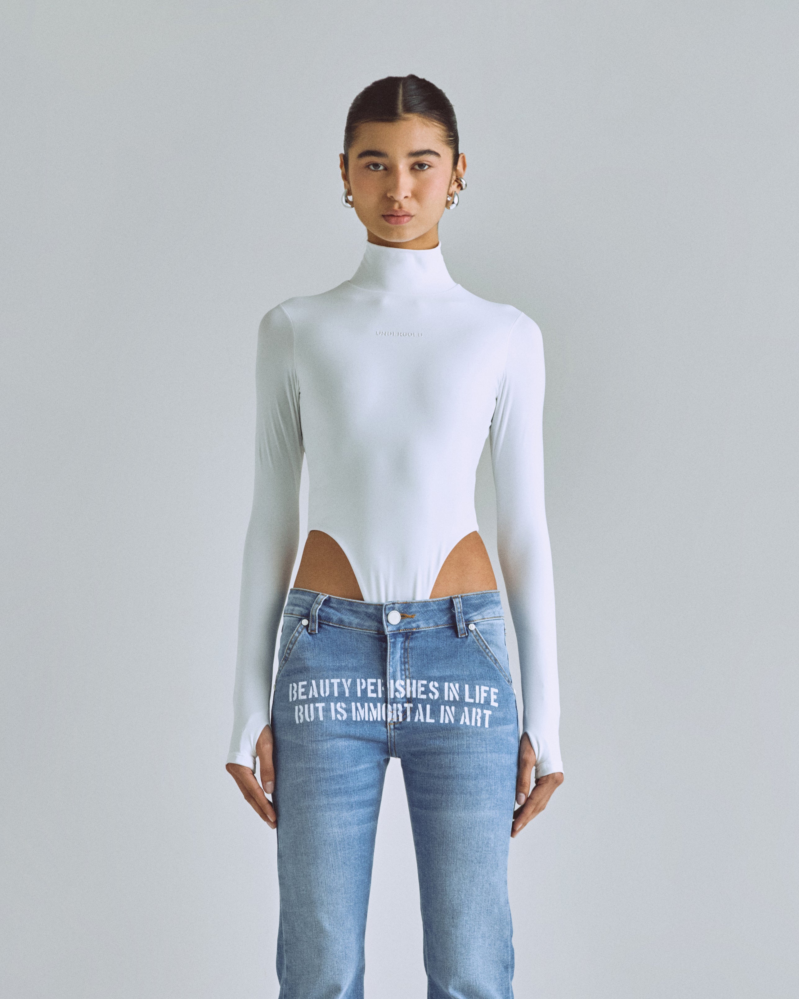 BASICS TURTLENECK BACKLESS BODY WHITE