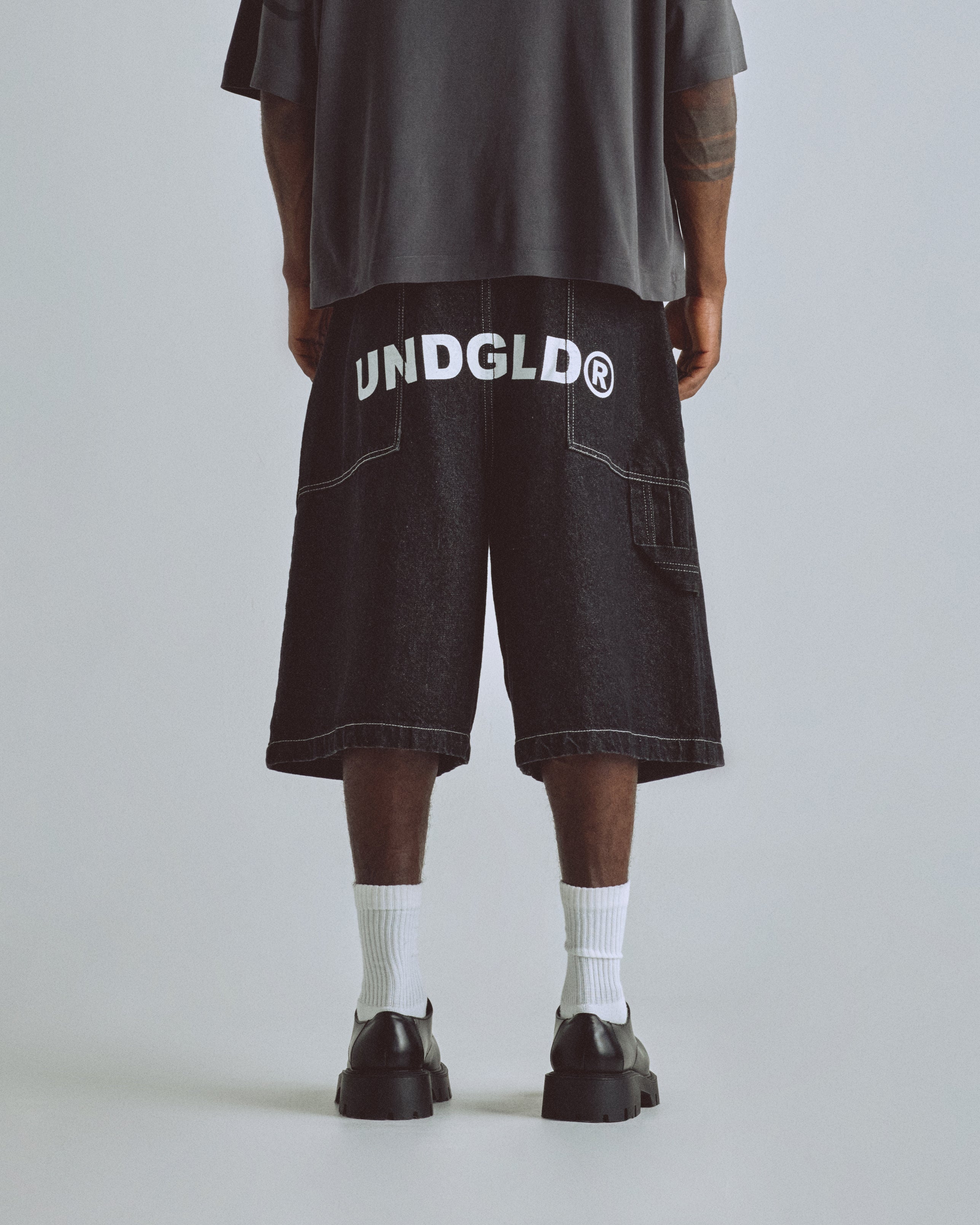 BASICS UNDGLD DENIM SHORT BLACK
