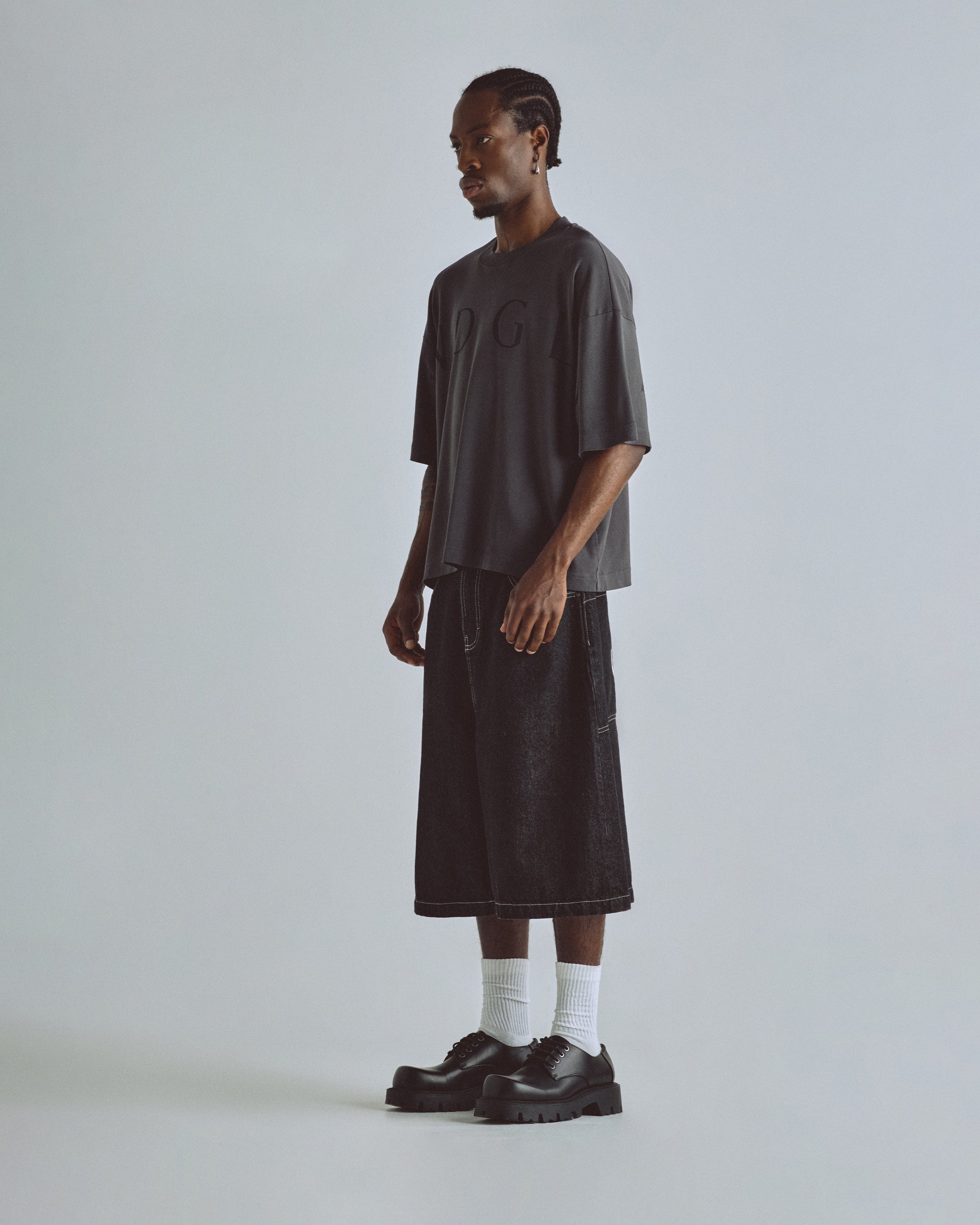 BASICS UNDGLD DENIM SHORT BLACK