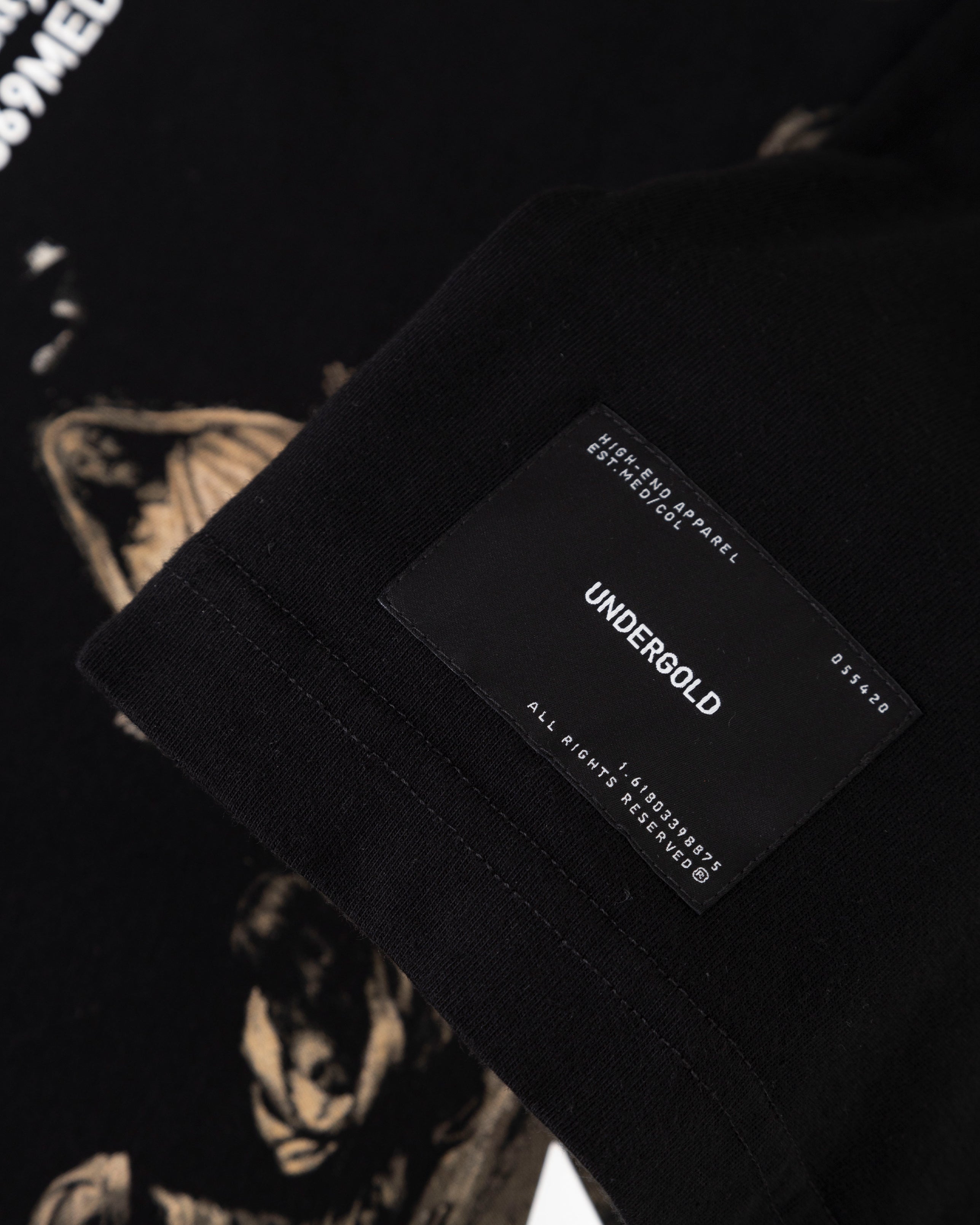 GRATIA PLENA APPEARANCE TSHIRT BLACK