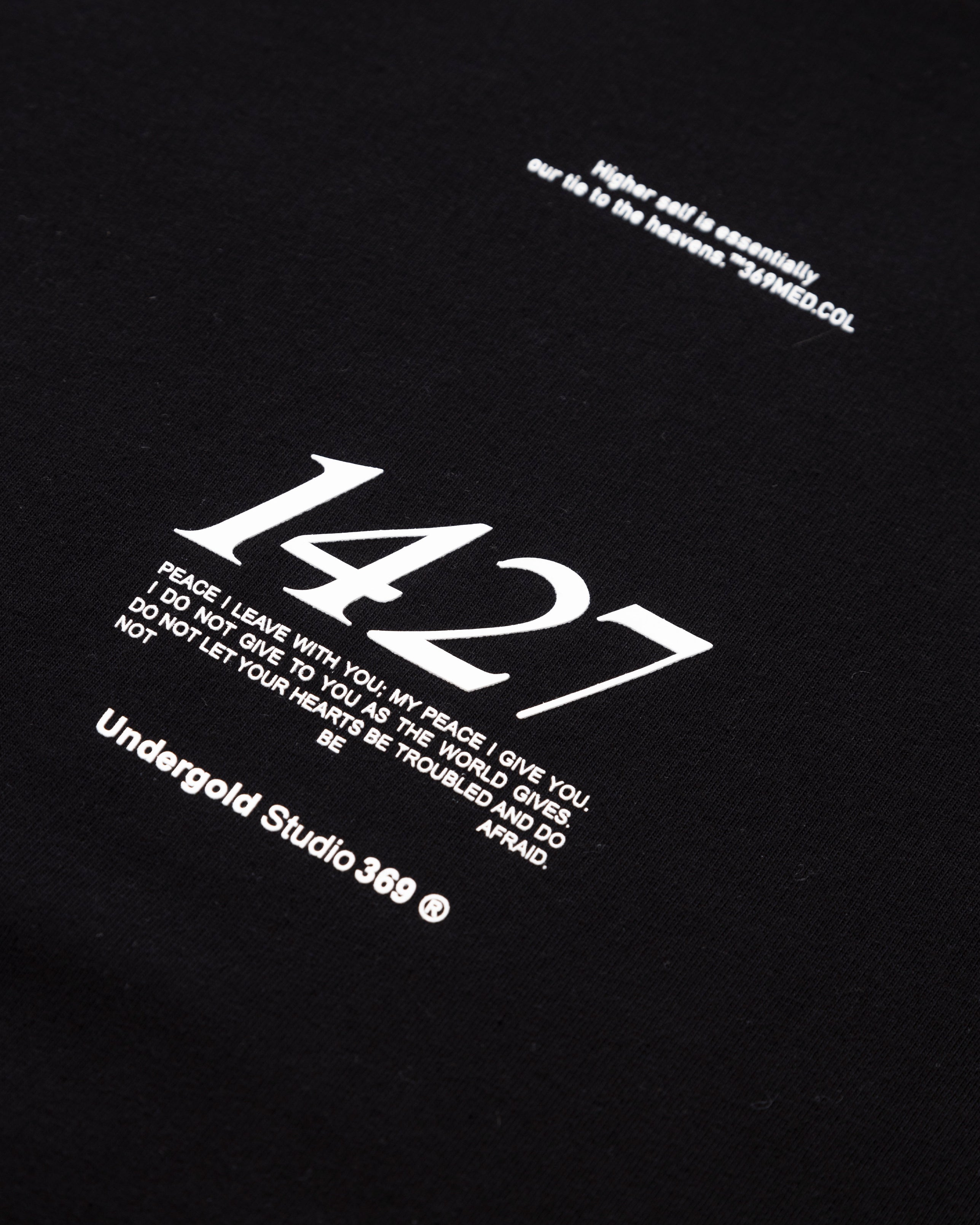 GRATIA PLENA APPEARANCE TSHIRT BLACK