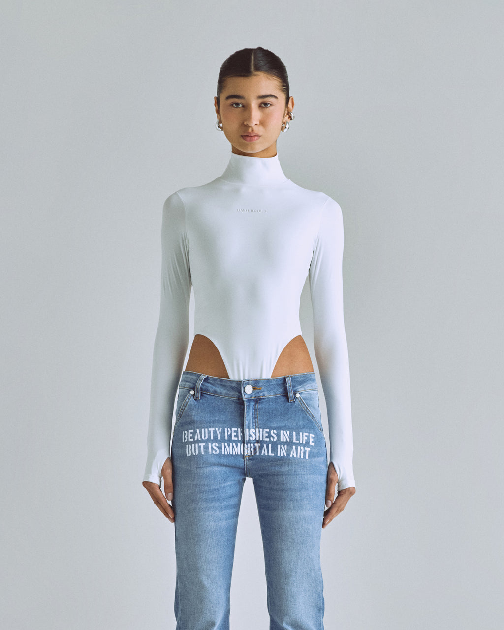 BASICS TURTLENECK BACKLESS BODY WHITE