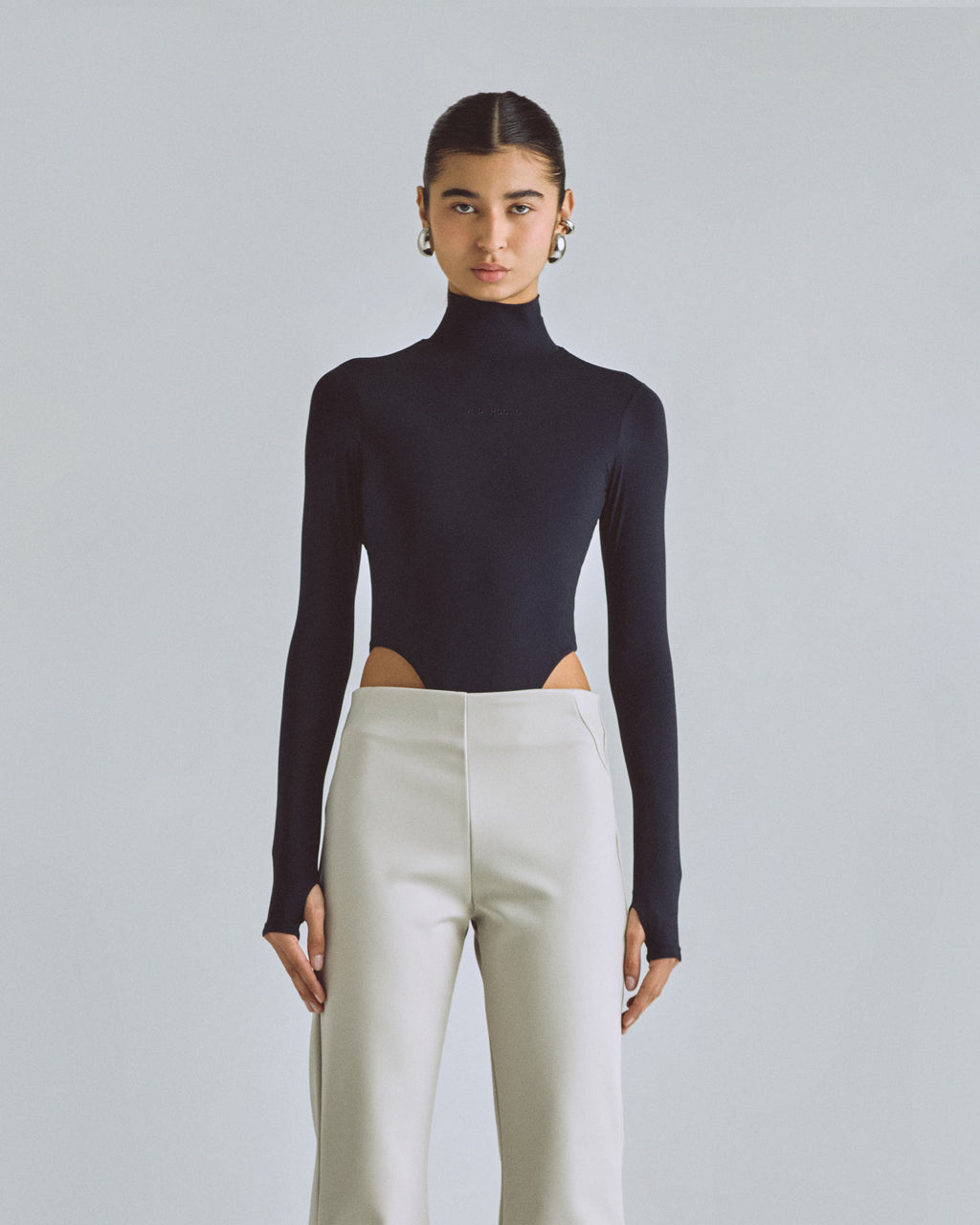 BASICS TURTLENECK BACKLESS BODY BLACK