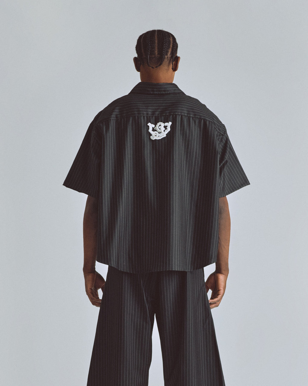 UNDERGOLD THE PATH MONOGRAM BOXY FIT SHIRT BLACK / CHALK LINE