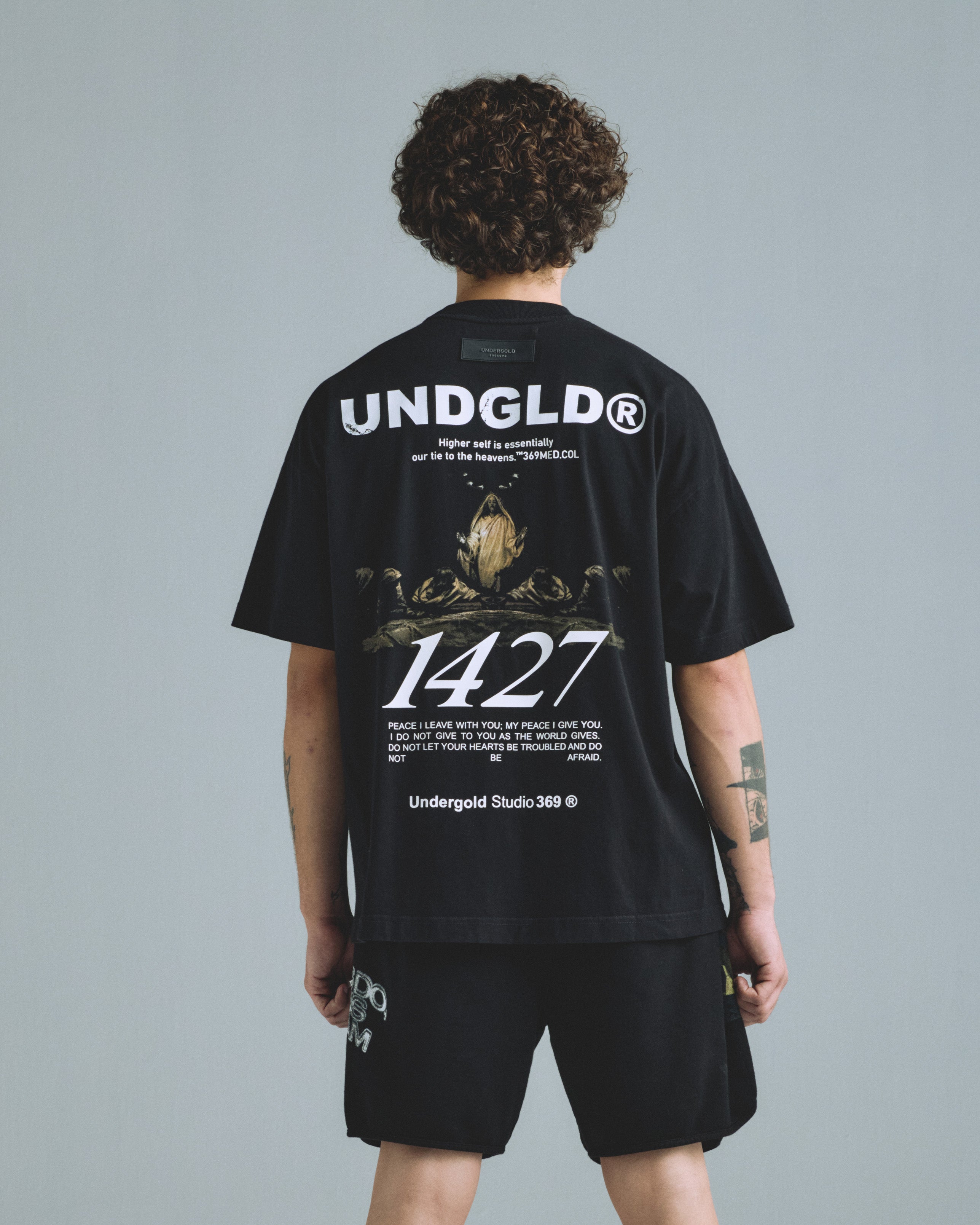GRATIA PLENA APPEARANCE TSHIRT BLACK
