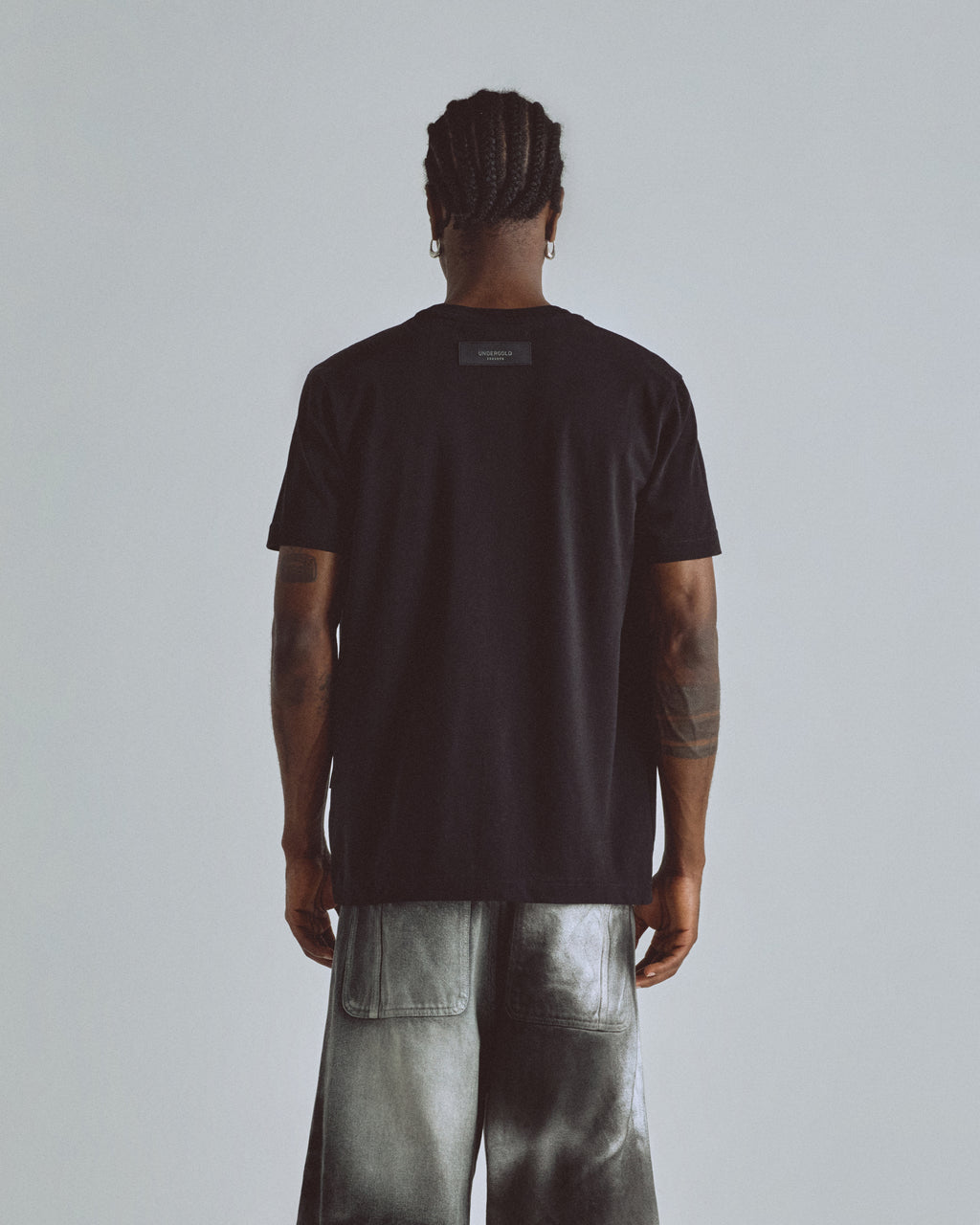 BASICS TINY LOGO REGULAR FIT TSHIRT BLACK
