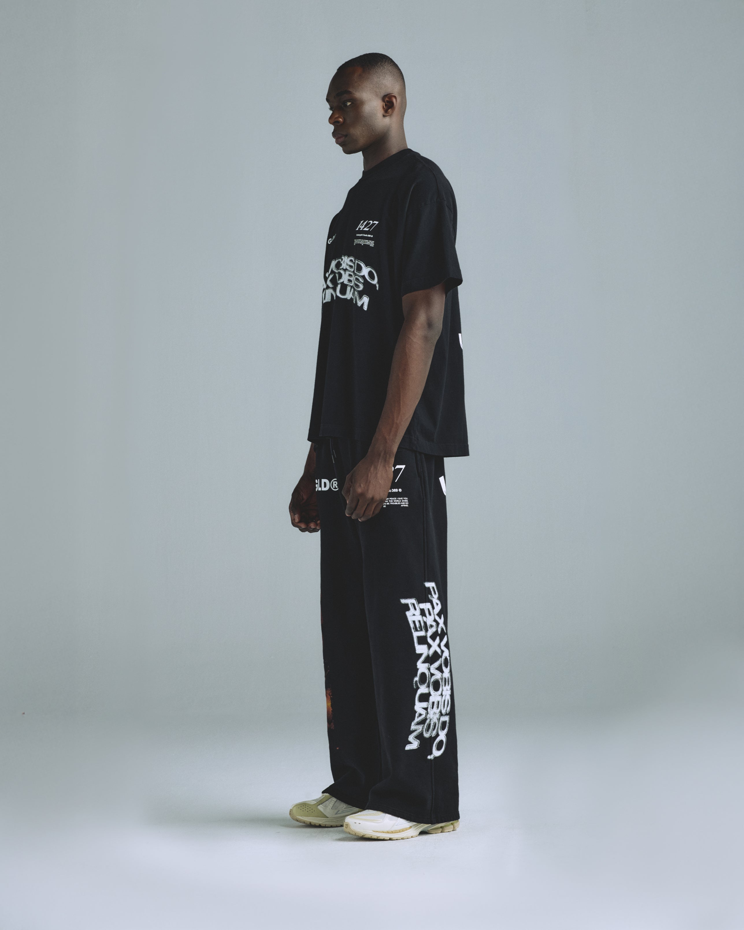 GRATIA PLENA PAX TSHIRT BLACK