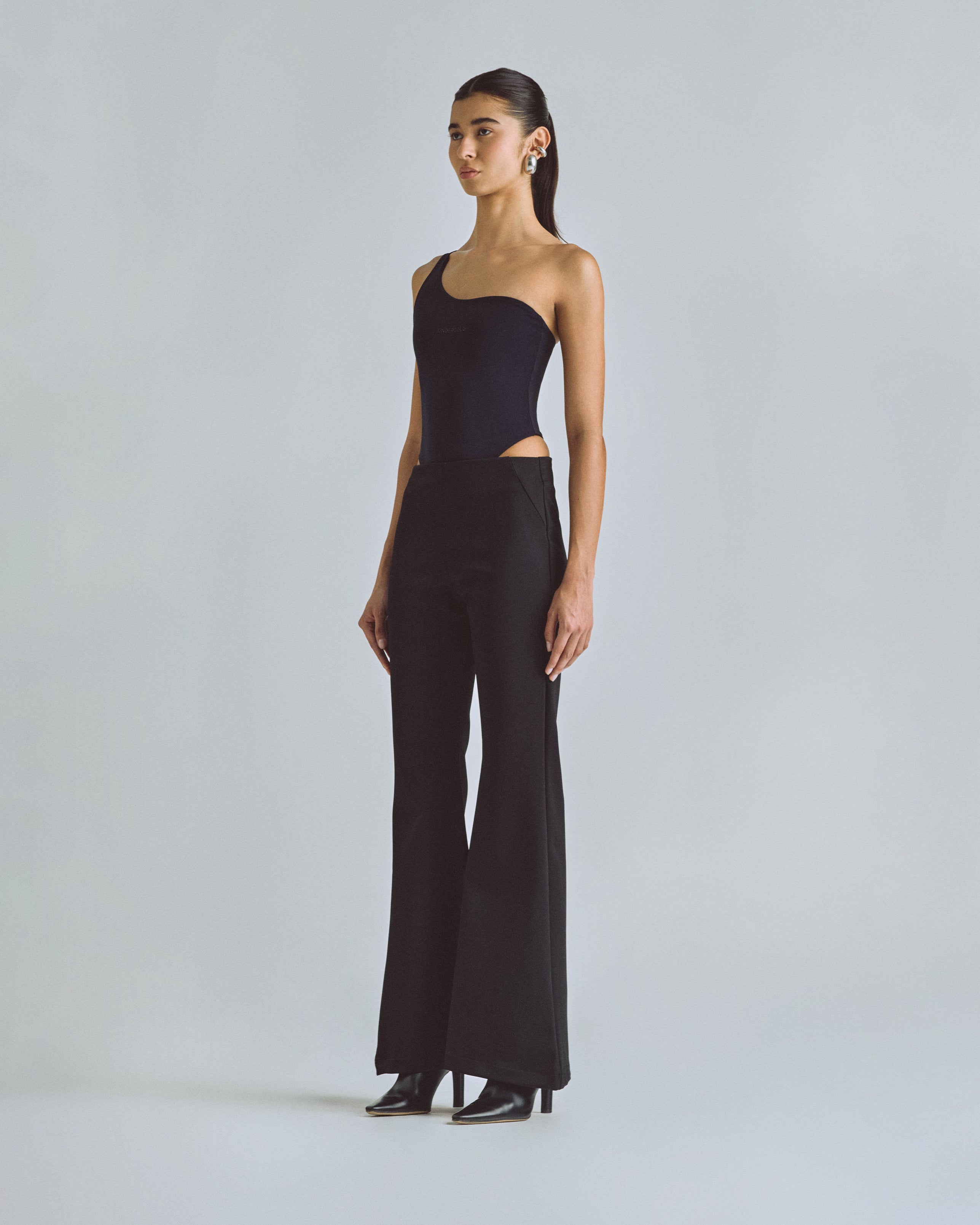 BASICS ONE SHOULDER BODY BLACK