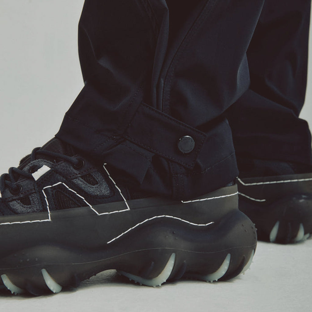 REMANENCE SEMI FIT IRON PANTS BLACK