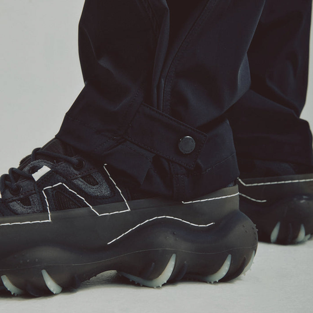 REMANENCE SEMI FIT IRON PANTS BLACK