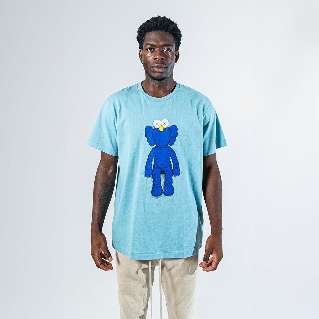 UNIQLO KAWS FIGURE T-SHIRT (TEAL BLUE)
