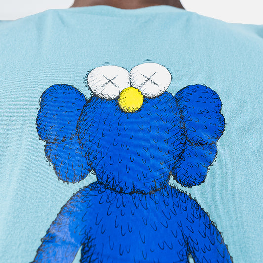 UNIQLO KAWS FIGURE T- SHIRT TEAL BLUE