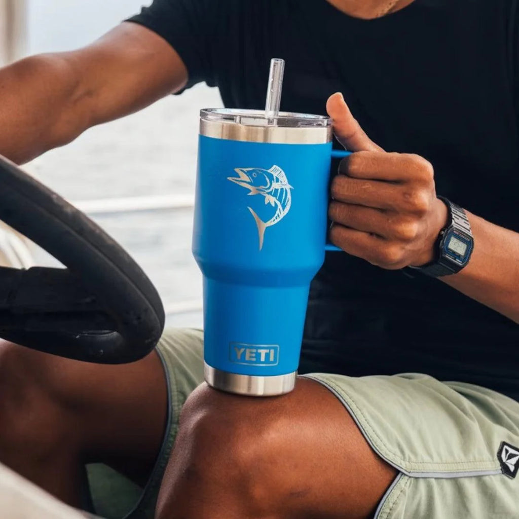 YETI TUMBLER 20oz