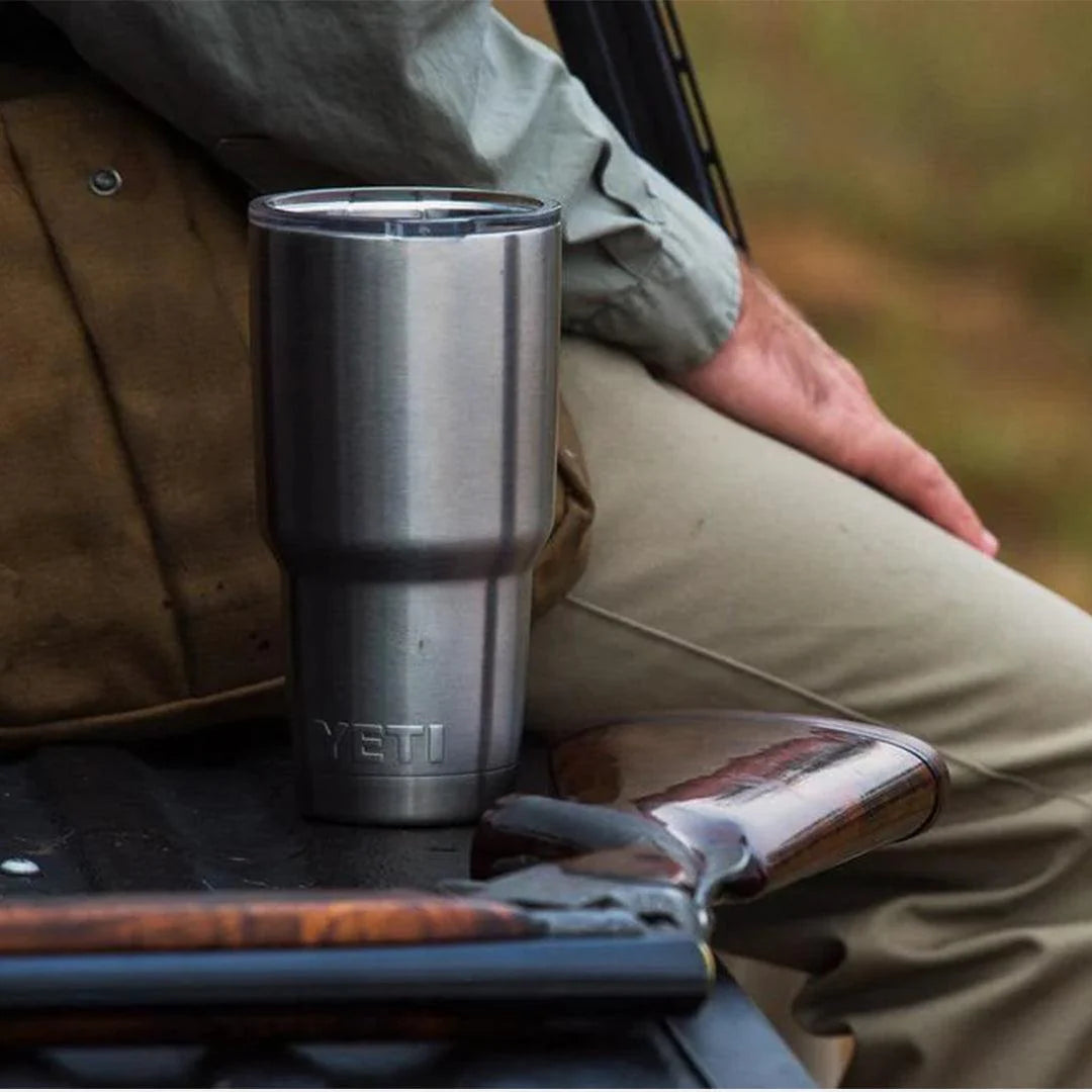 YETI TUMBLER 20oz
