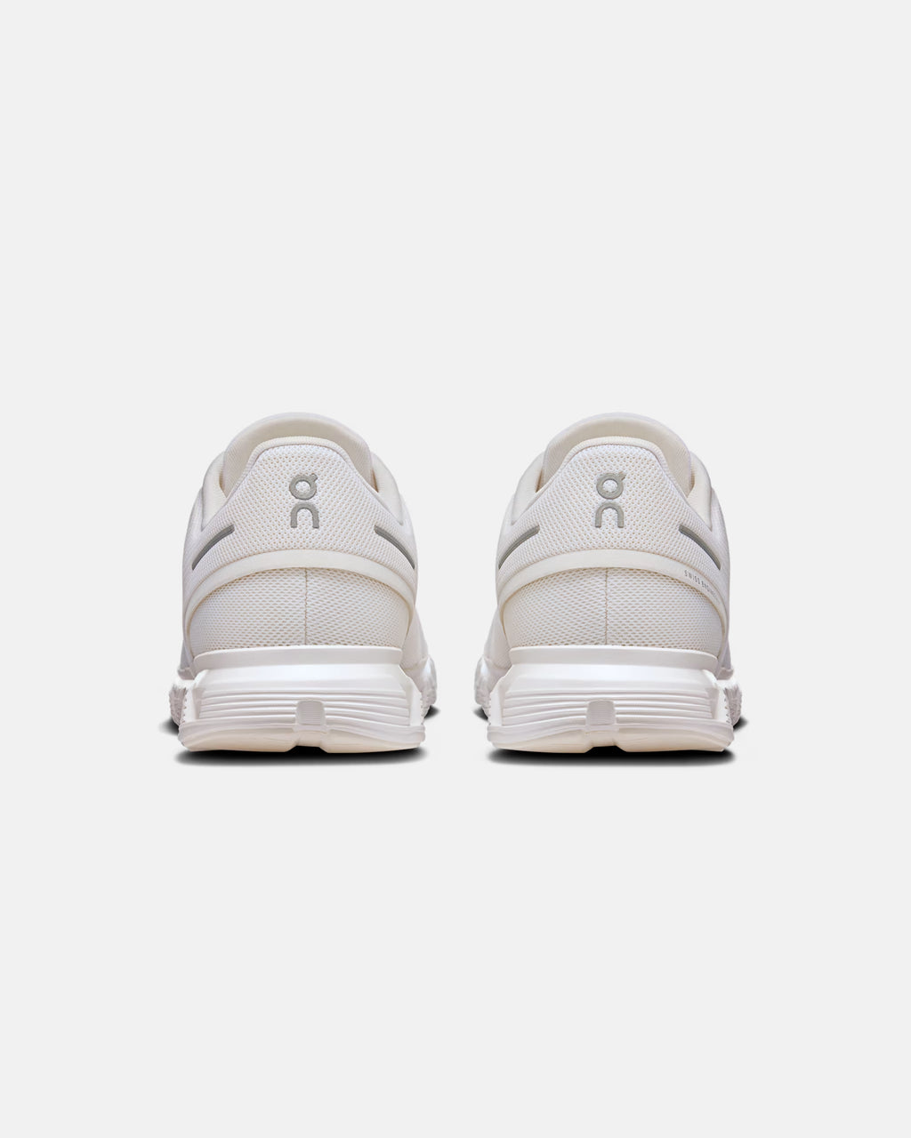 ON CLOUD 6 – WHITE