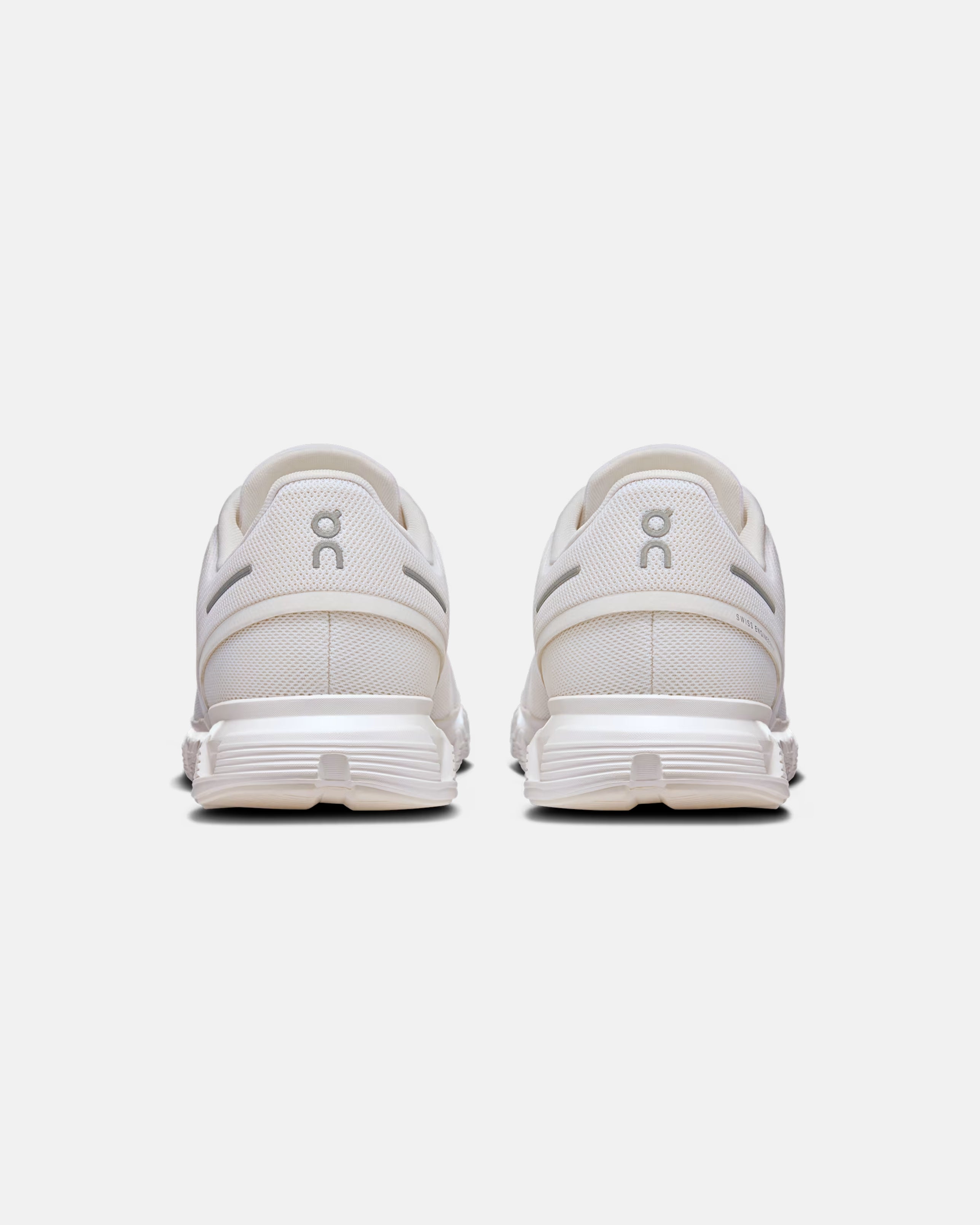 ON CLOUD 6 – WHITE