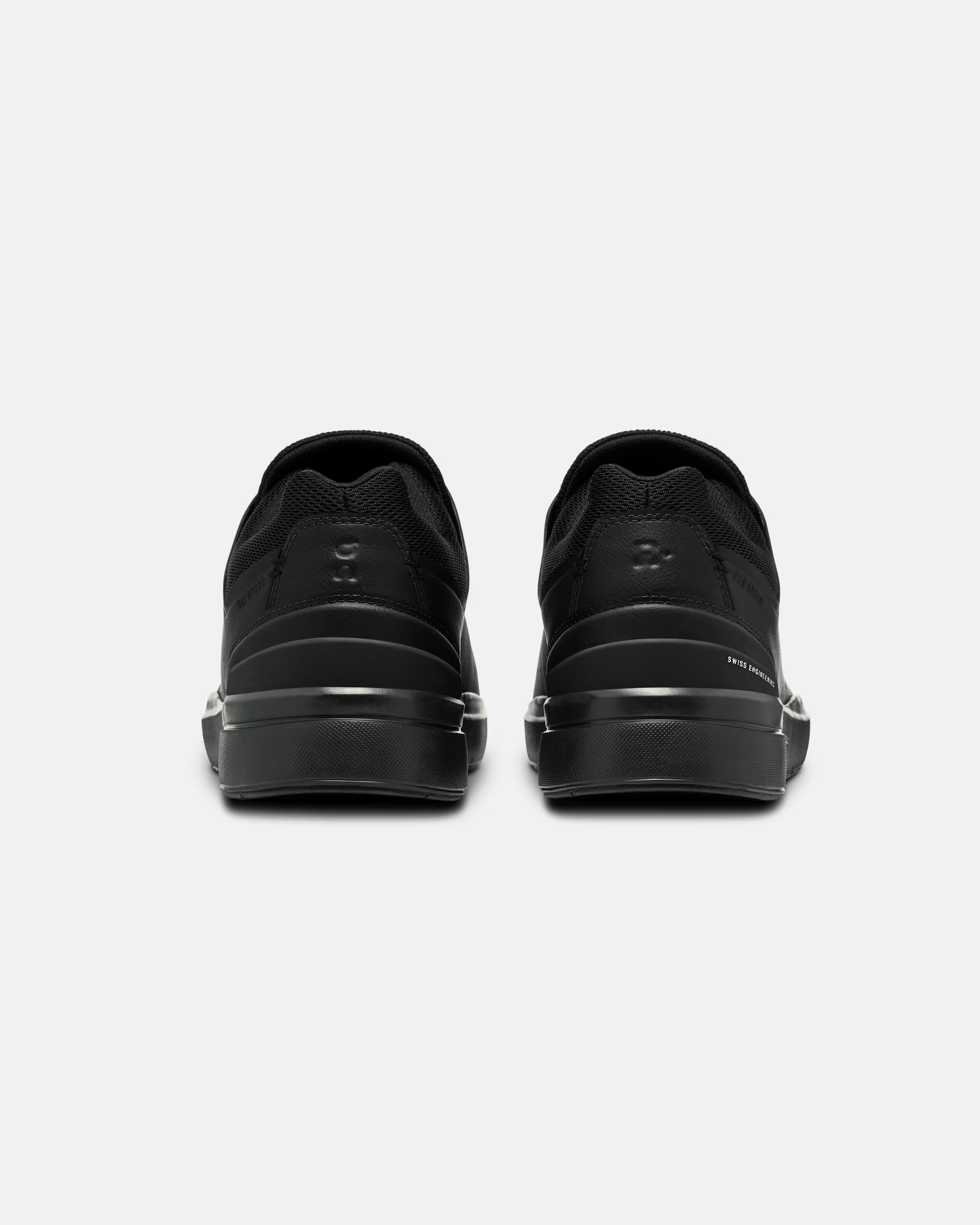 ON THE ROGER ADVANTAGE – BLACK