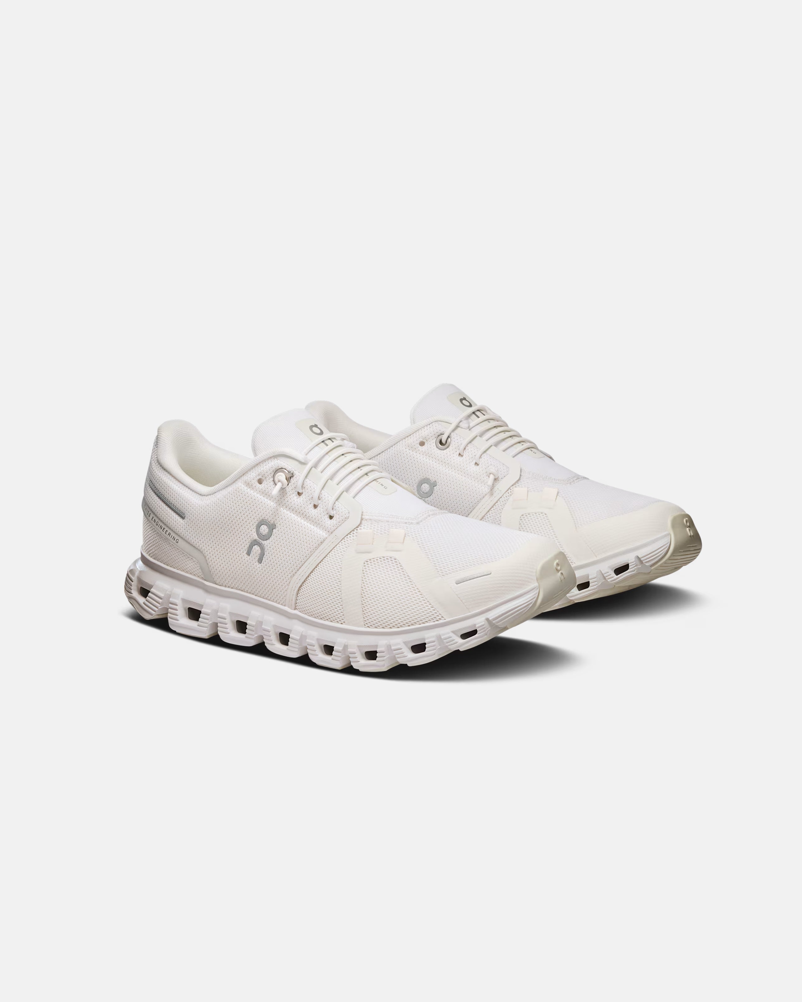 ON CLOUD 6 – W WHITE