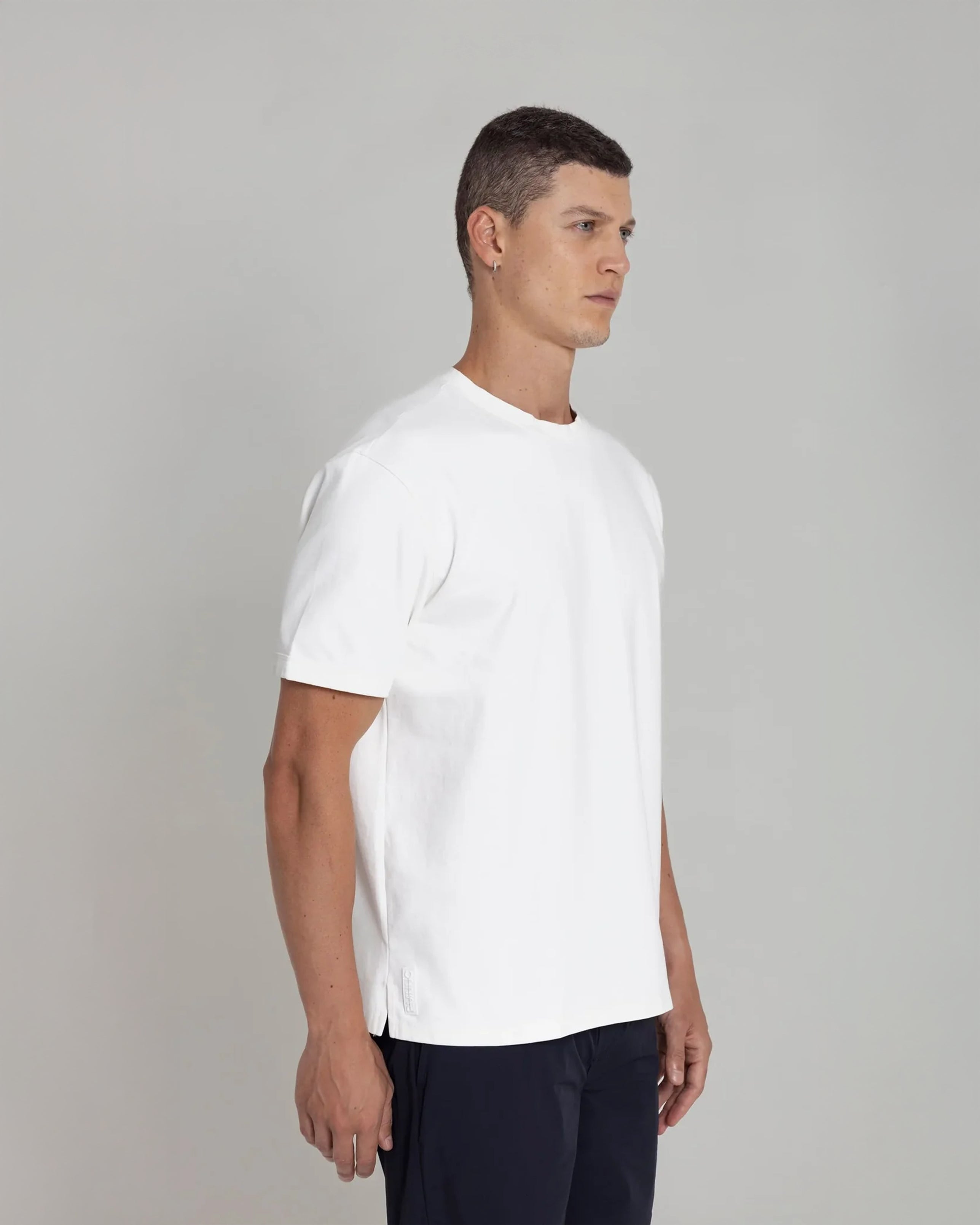 REMANENCE RELAX FIT CLING T‑SHIRT – BLANCA
