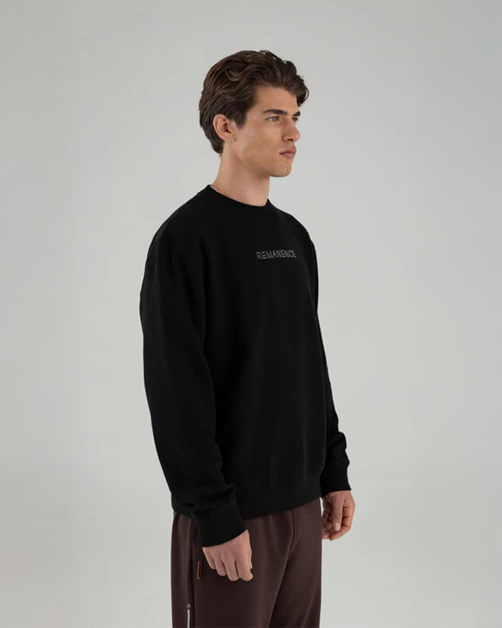 REMANENCE REGULARFIT VERGE CREWNECK – NEGRO