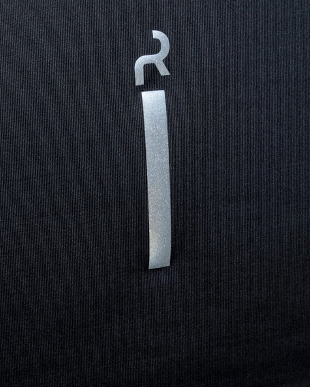 REMANENCE SEMIFIT ECHO LONGSLEEVE – NEGRO