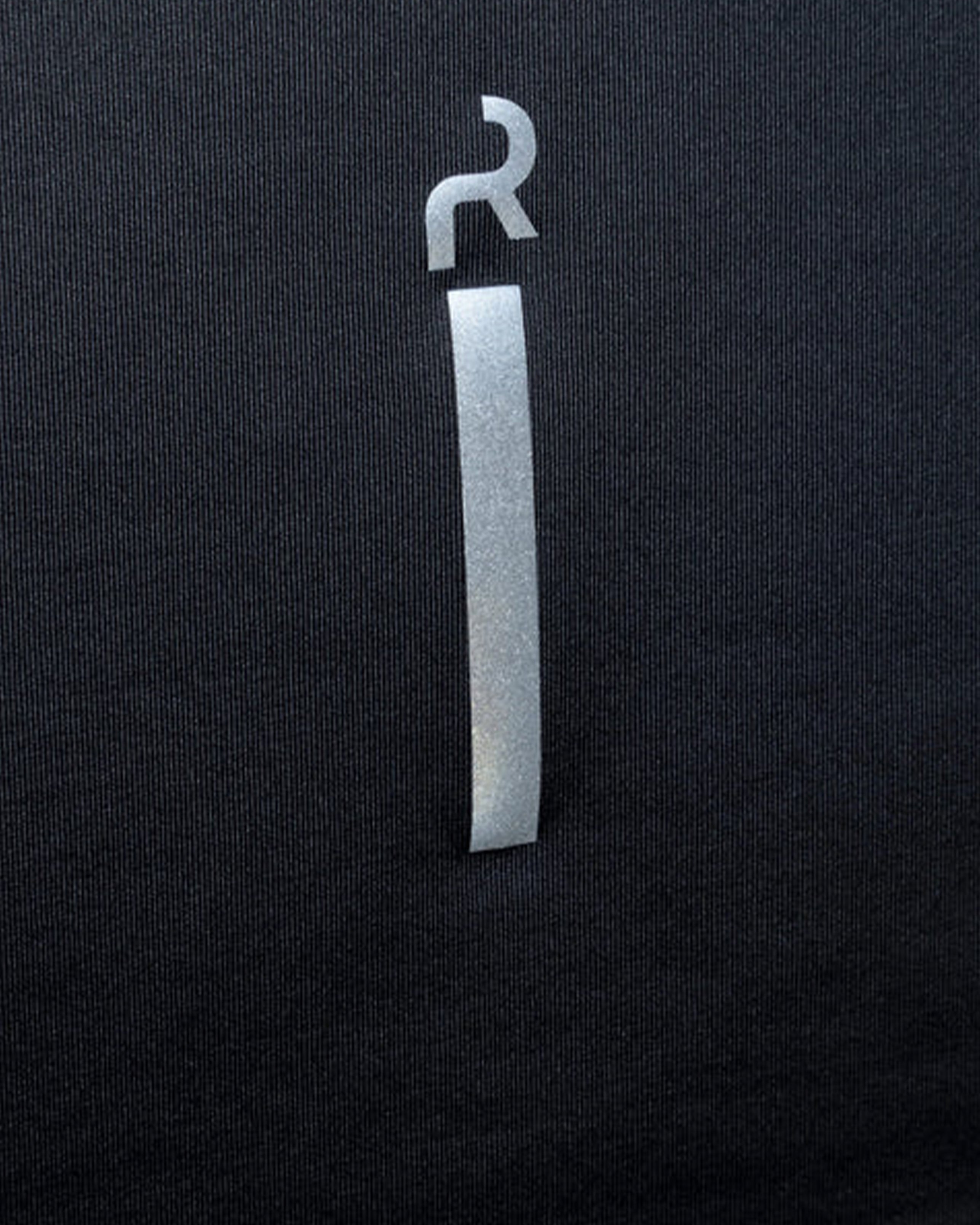 REMANENCE SEMIFIT ECHO LONGSLEEVE – NEGRO