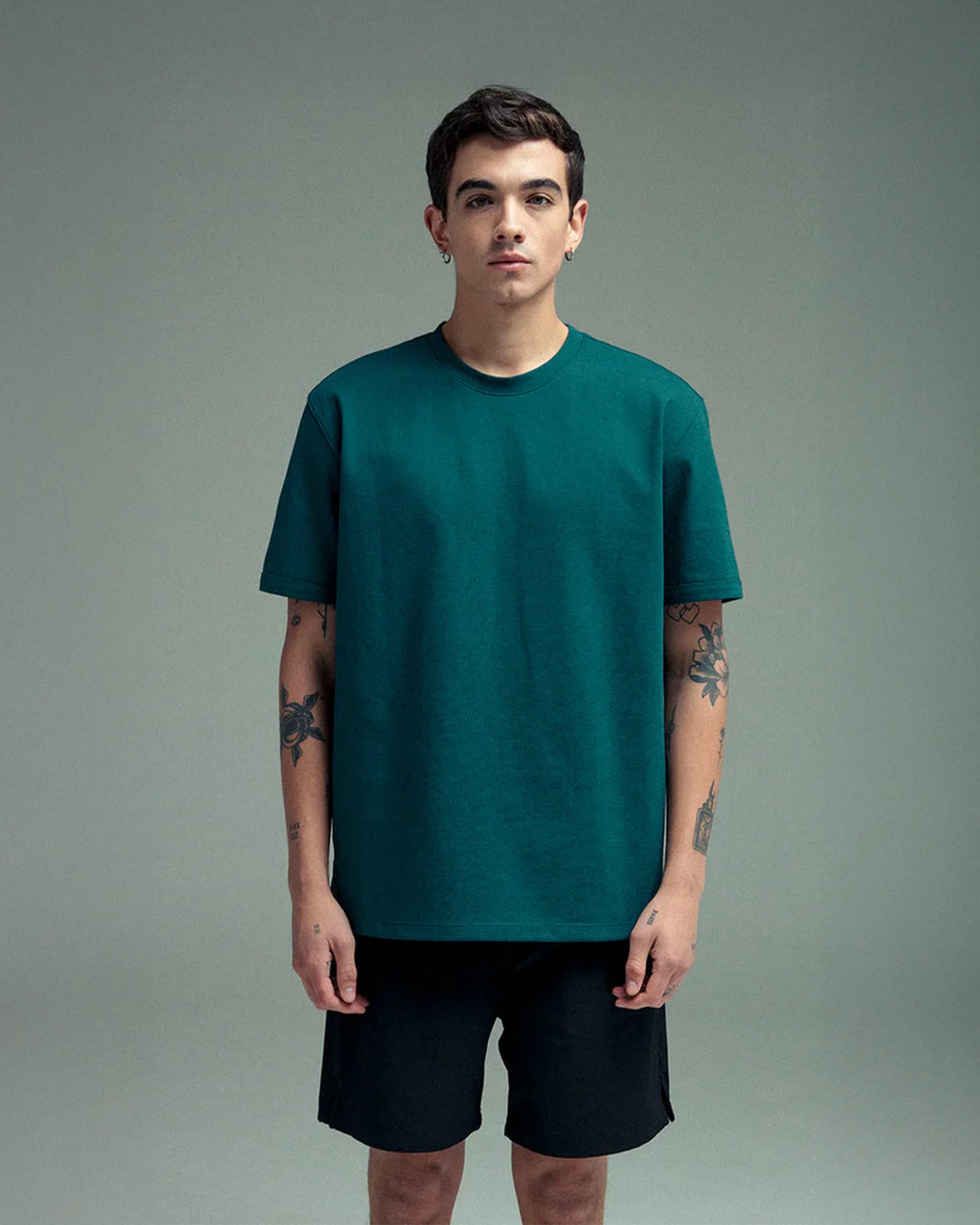 REMANENCE RELAX FIT CLING T‑SHIRT – VERDE MARINO