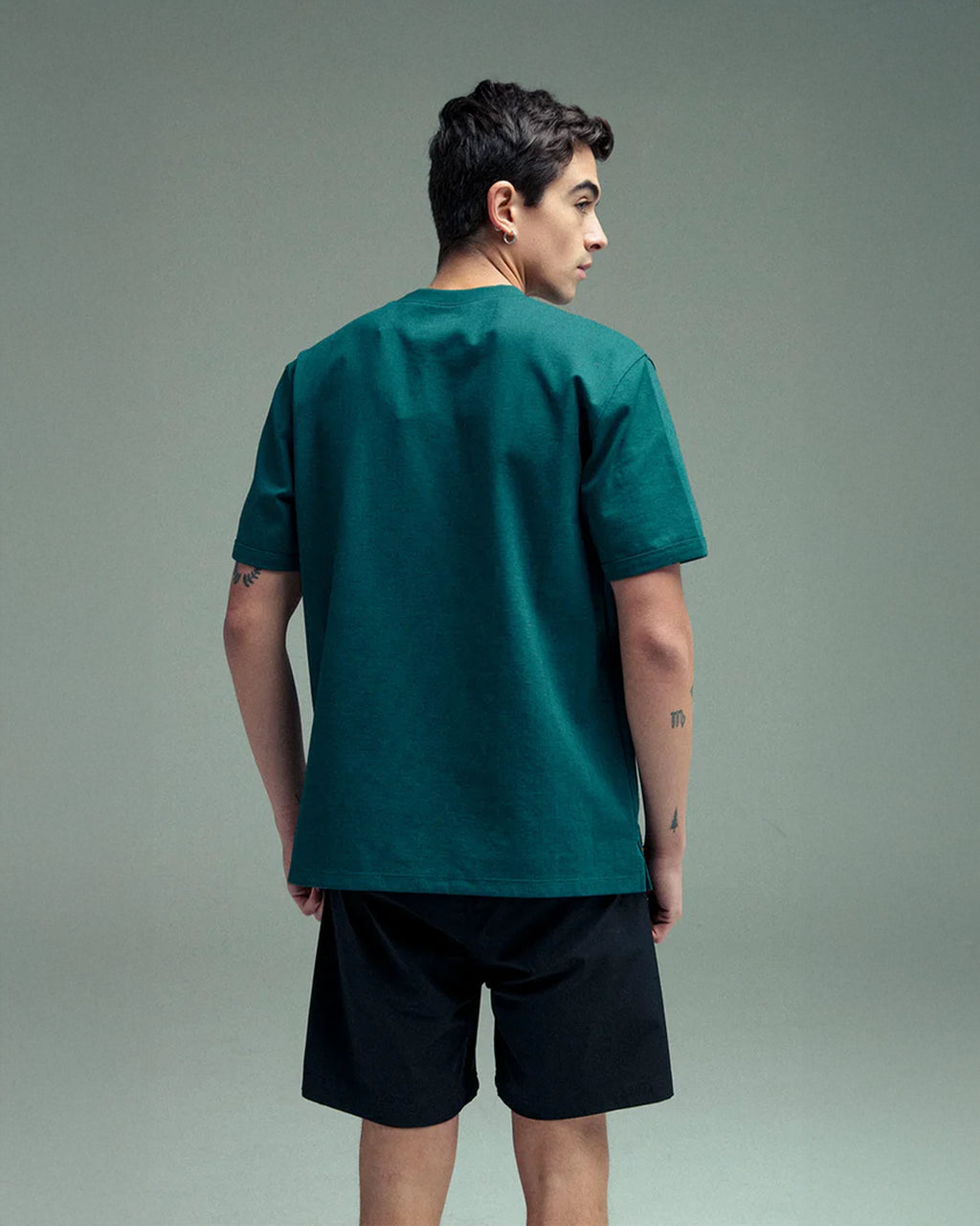 REMANENCE RELAX FIT CLING T‑SHIRT – VERDE MARINO