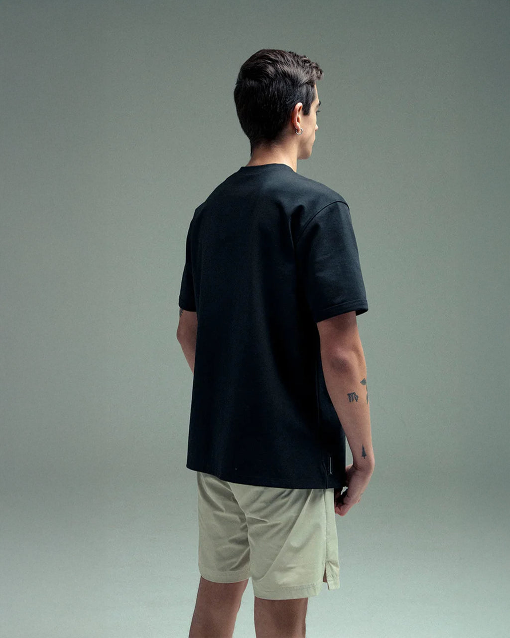 REMANENCE RELAX FIT CLING T‑SHIRT – NEGRO