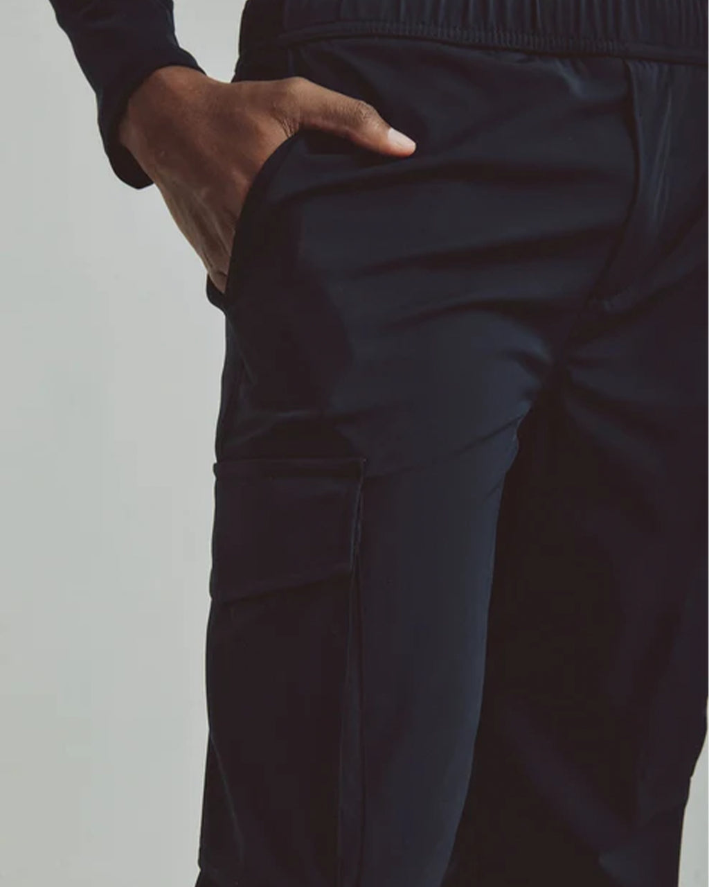REMANENCE SEMI FIT IRON PANTS – NEGRO