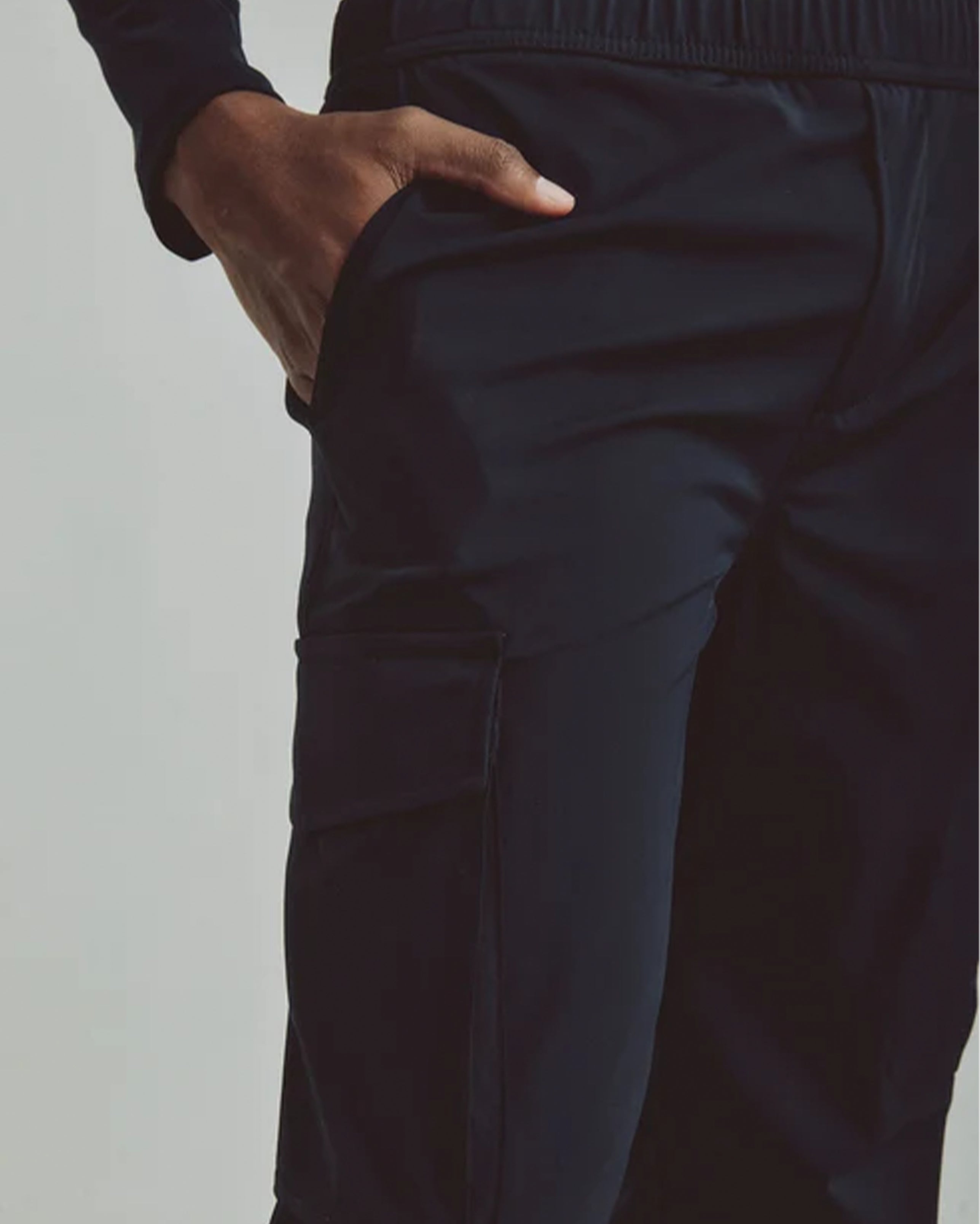 REMANENCE SEMI FIT IRON PANTS – NEGRO