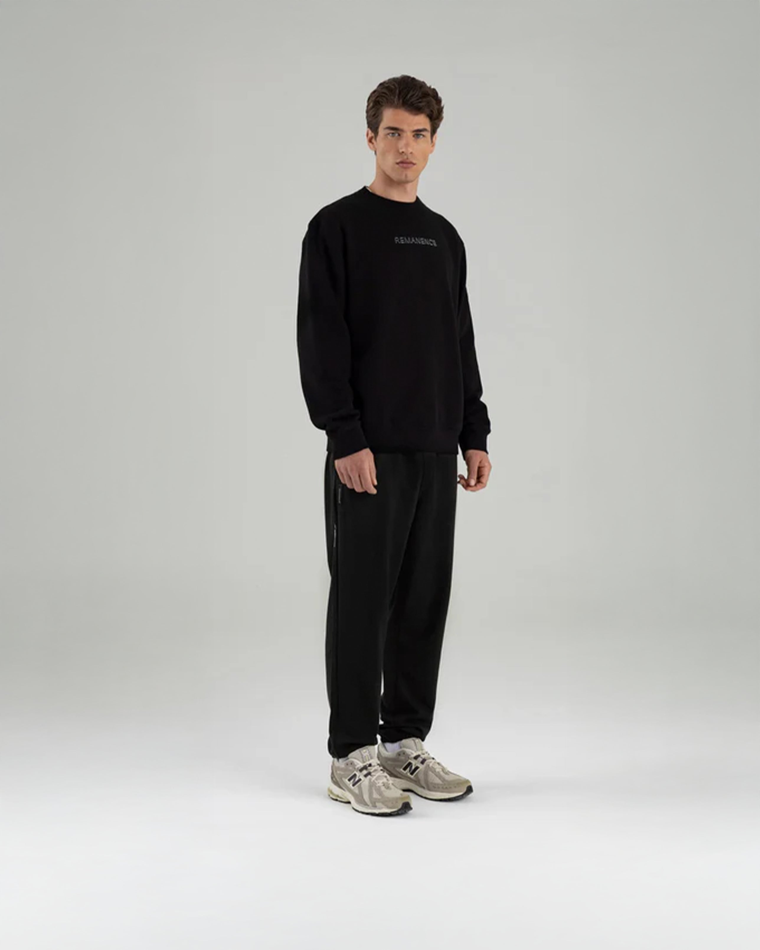 REMANENCE SEMIFIT CHROMA JOGGER – NEGRO