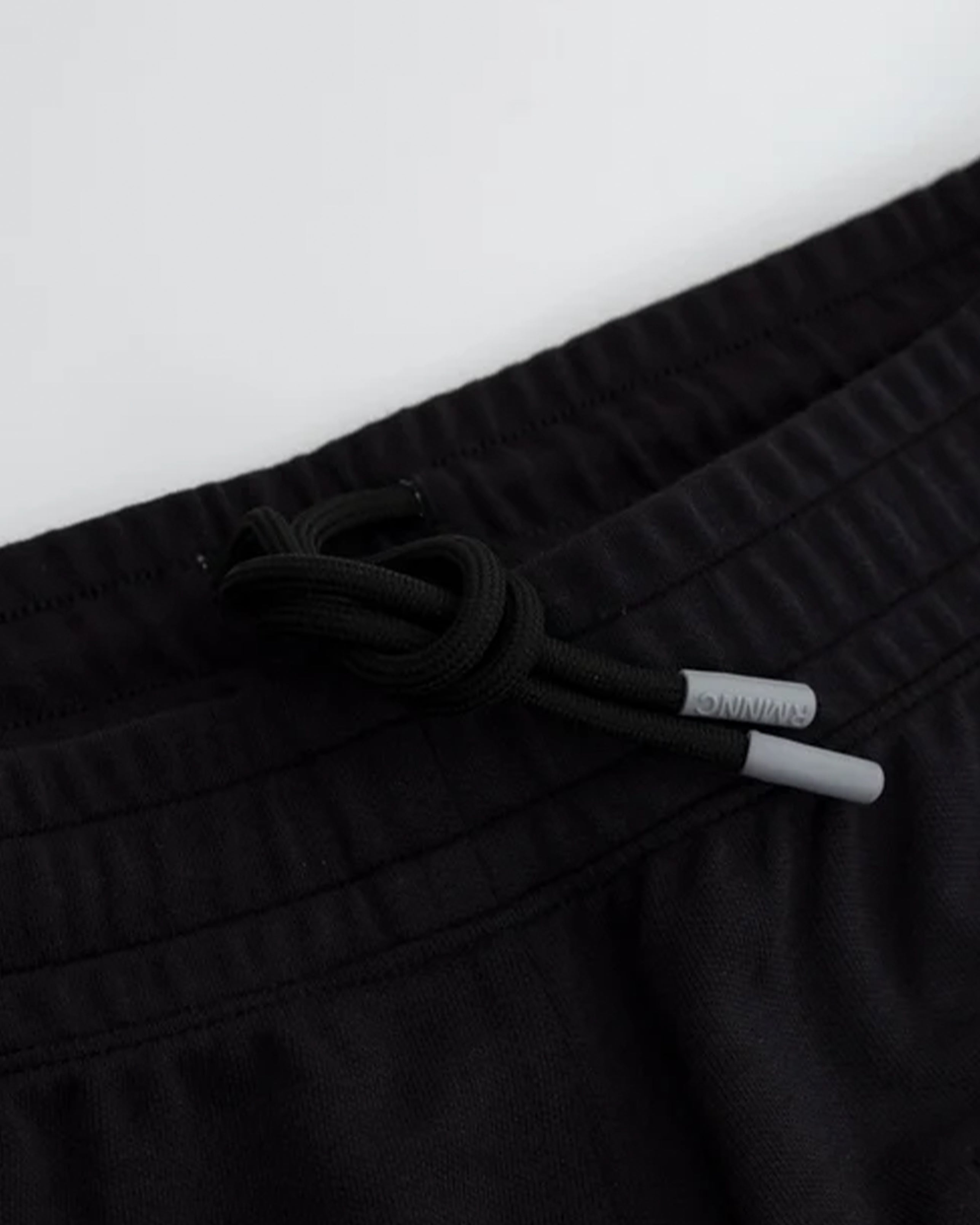 REMANENCE SEMIFIT CHROMA JOGGER – NEGRO