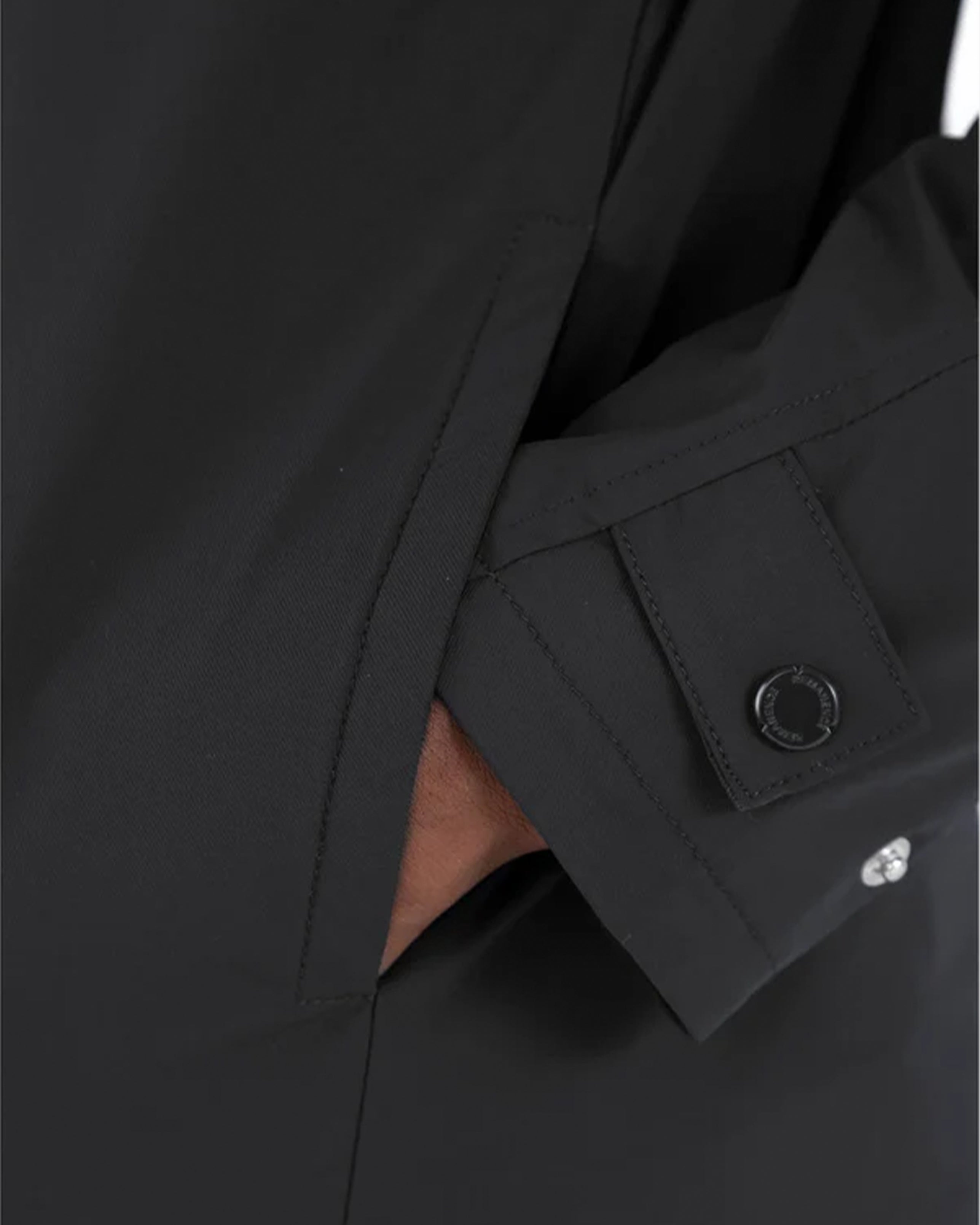 REMANENCE VAPOR JACKET – NEGRO