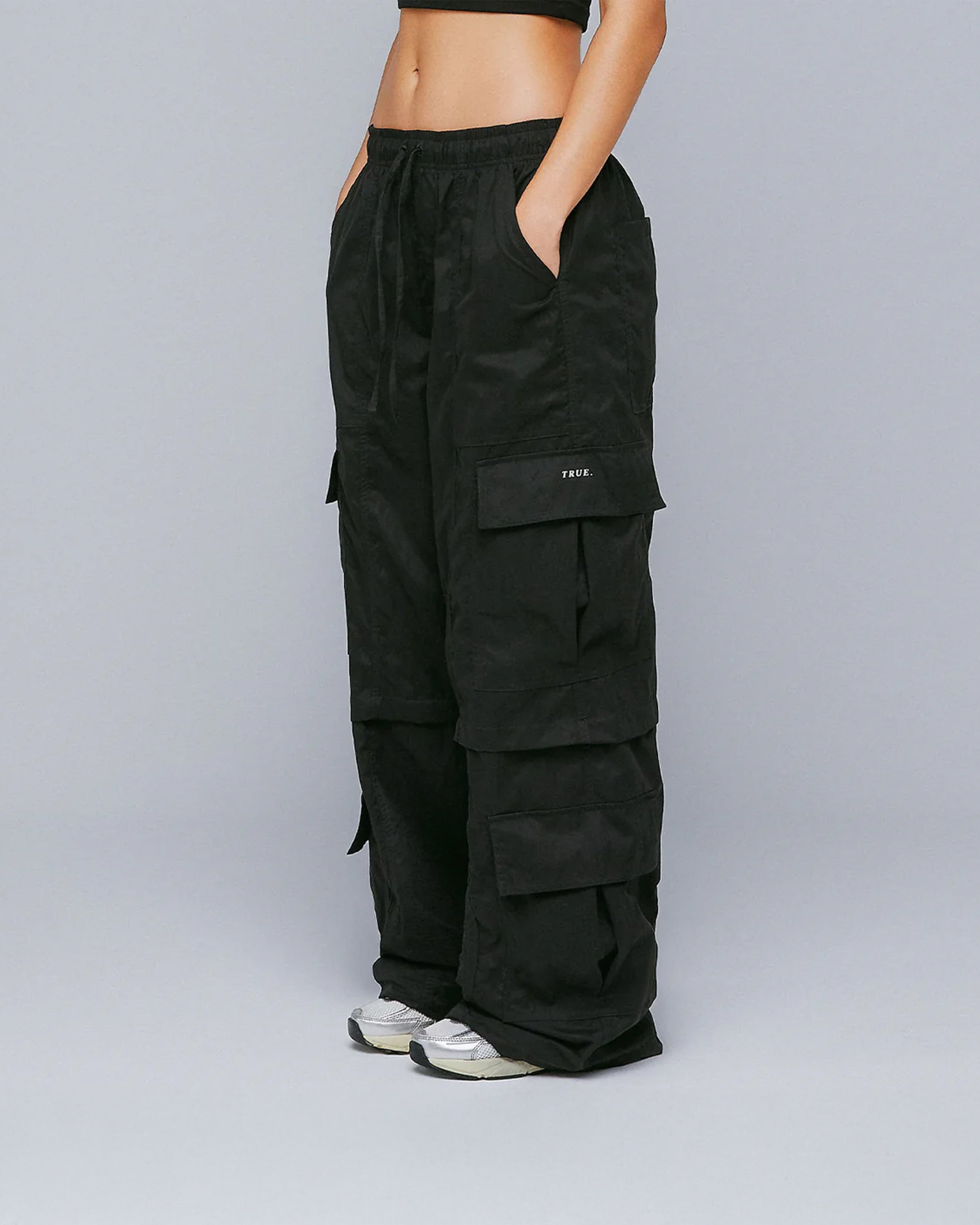TRUE ACTIVE BAGGY CARGO PANTS - BLACK