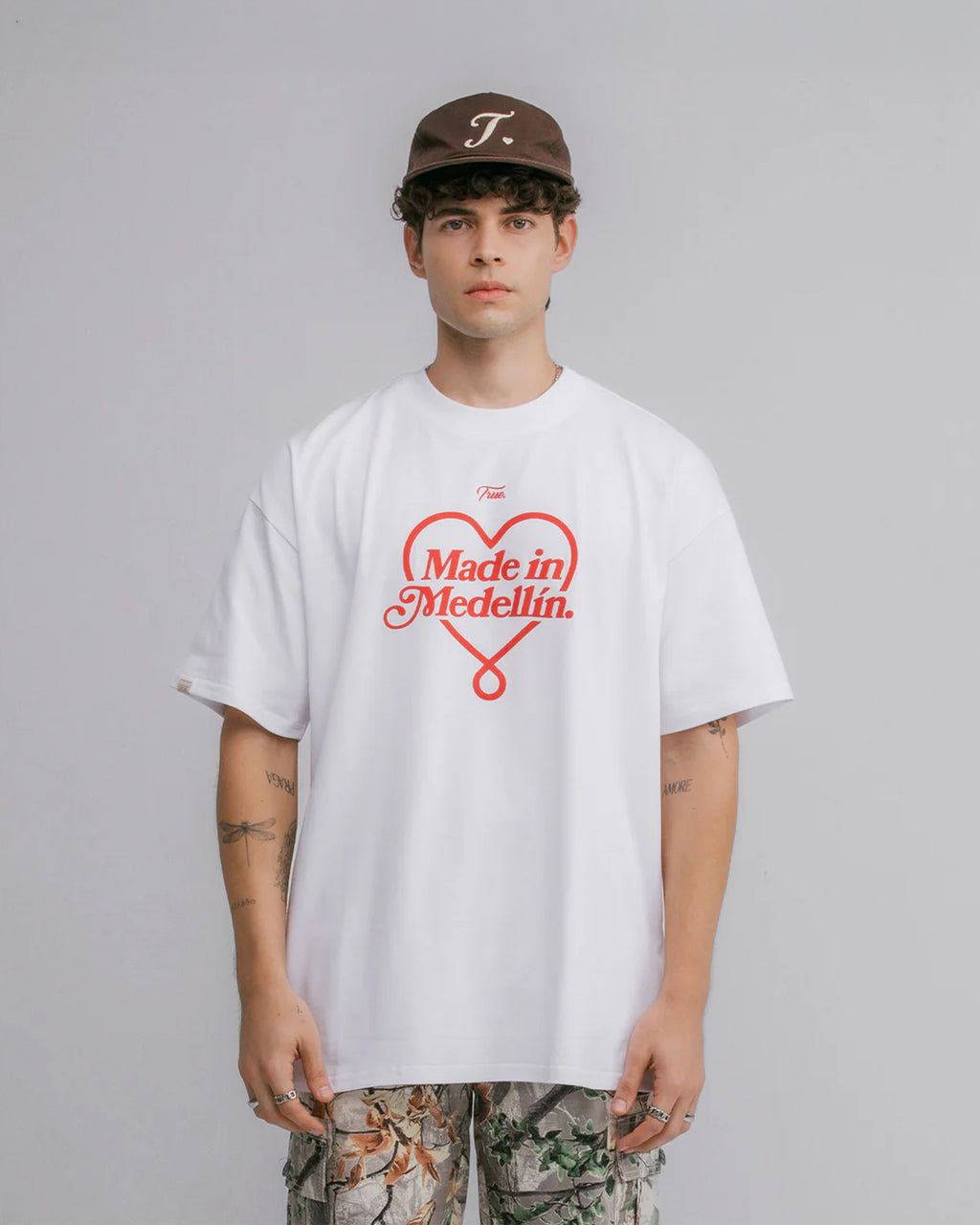 TRUE CAMISETA OVERSIZED MEDELLÍN - BLANCA