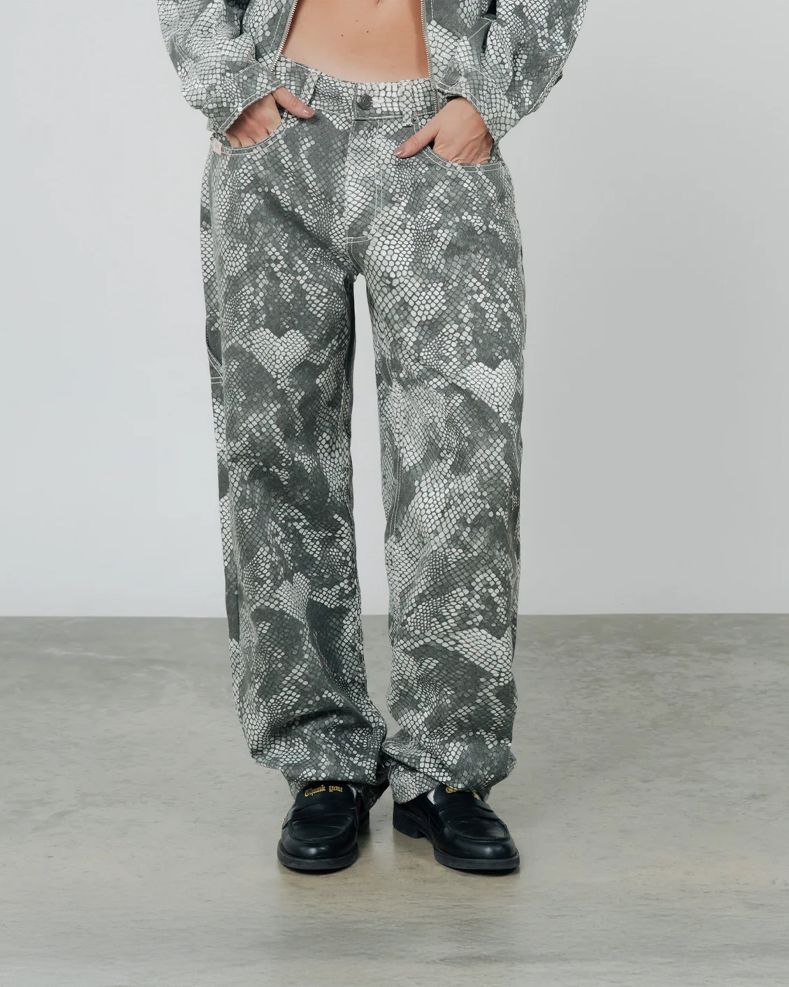 TRUE PYTHON PANTS - GRAY