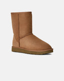 Botas UGG Classic Short II Chestnut mujer, vista frontal en ángulo