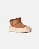 Botines UGG Ultra Mini Weather Hybrid Chestnut hombre, vista frontal en ángulo