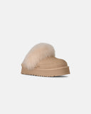 Clogs UGG Disquette Chalet Sandcastle mujer, vista frontal en ángulo