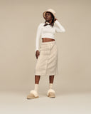 Clogs UGG Disquette Chalet Sandcastle mujer, puesto en modelo