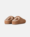 Slip-on UGG Elea Chestnut mujer, par, vista trasera