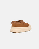 Slip-ons UGG Tasman Weather Hybrid Chestnut hombre, vista lateral en ángulo