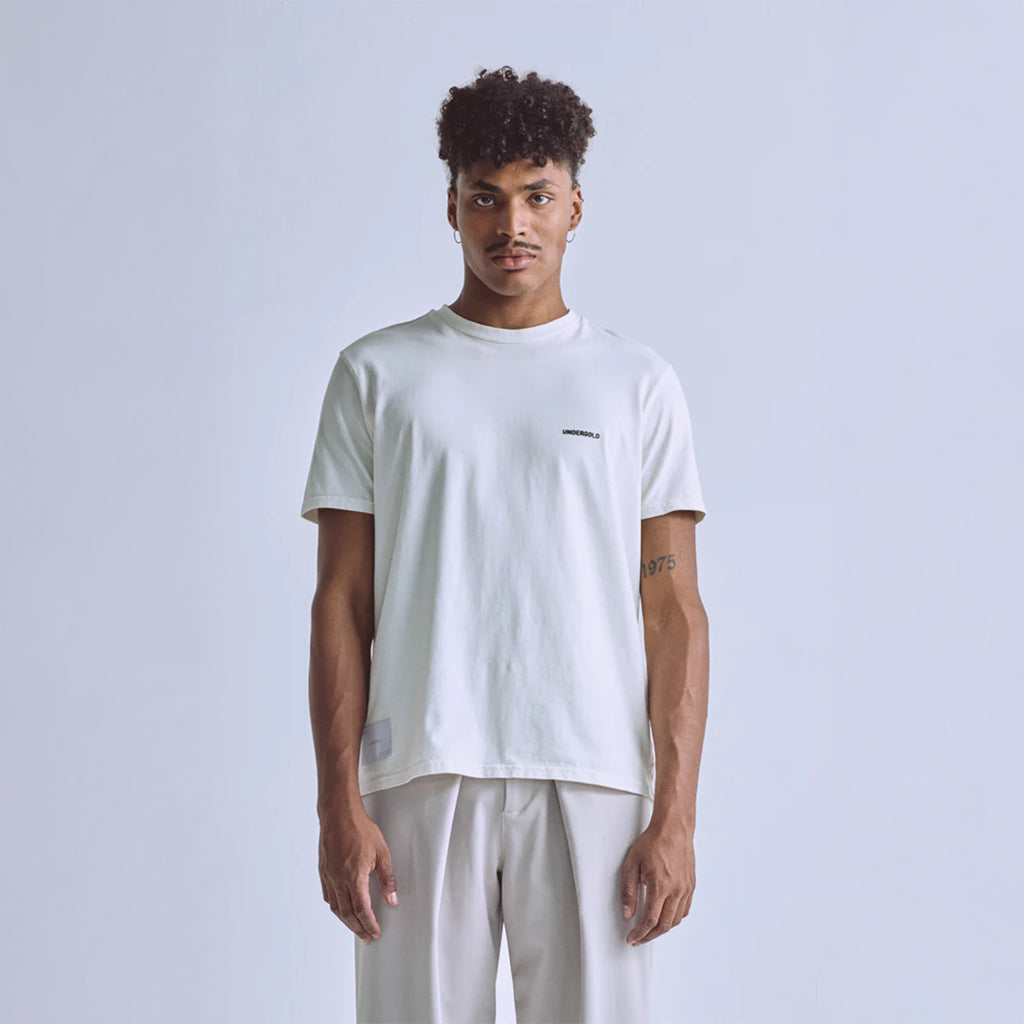 BASICS TINY LOGO REGULAR FIT TSHIRT WHITE