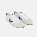 Tenis Veja Volley Canvas White Black mujer, par, vista frontal en ángulo