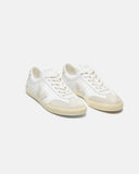Tenis Veja Volley Leather White Natural mujer, par, vista frontal en ángulo