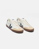 Tenis Veja Volley Leather White Nautico Bark hombre, par, vista frontal en ángulo